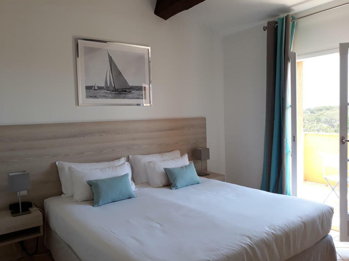 Les Bouis - Vue Hotel